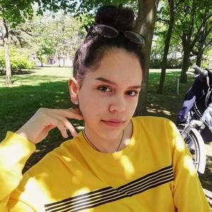 Meet your Posher, Alexandra